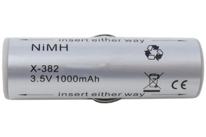 A close up of an aa battery